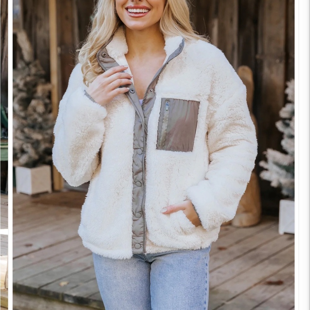 NWT Thread & Supply Kimble Ivory Sherpa teddy button jacket M